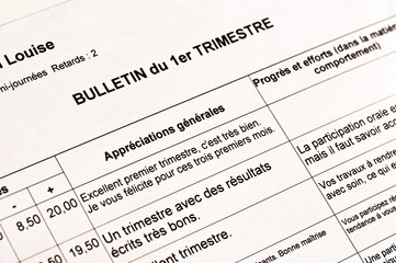 Bulletin scolaire d'un élève français au collège, bonnes notes, scolarité et éducation en France - obrazy, fototapety, plakaty