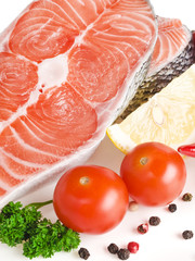 raw salmon, vegetables and spices