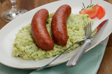 Wirsinggemüse mit Metturst