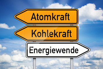 Obraz premium Wegweiser mit Atomkraft, Kohlekraft und Energiewende