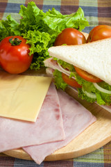Sandwich ham cheese with tomatoes