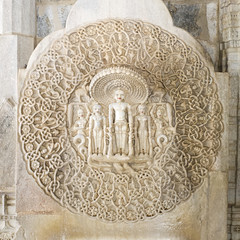 Sculpture religieuse dans un temple jain, Rajasthan,Inde.