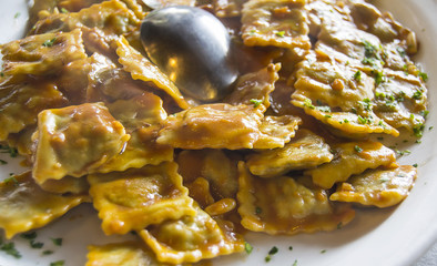 ravioli al ragù