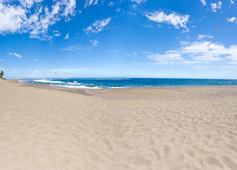 Fototapeta na wymiar plaża Etang-Sale-les-Bains, Reunion