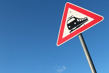 Deutsches Verkehrszeichen: Bahnübergang