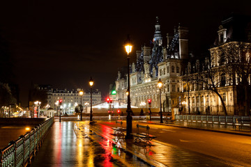 Fototapeta na wymiar City Hall w Paryżu w nocy
