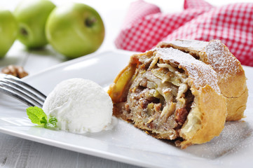 apple strudel