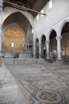 Mosaico e parte della navata, Basilica di Aquileia