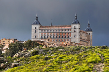 Fototapeta na wymiar Widok na Alcazar w Toledo (Hiszpania)