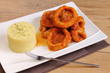 Calamar en salsa con cuscús