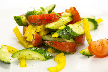 Свежие весенние овощи для салата