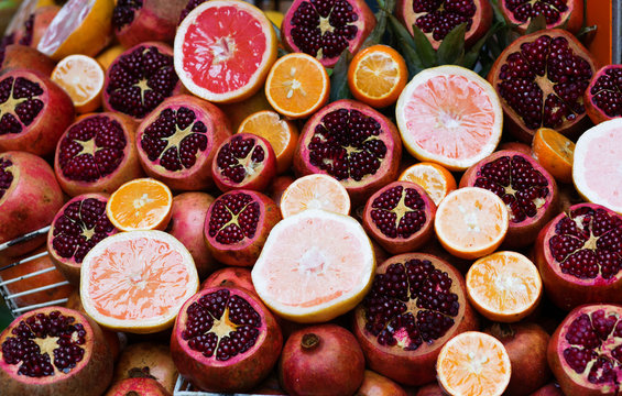 Pomegranates and grapefruits on a Turkish market