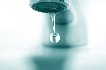 Faucet and falling droplet