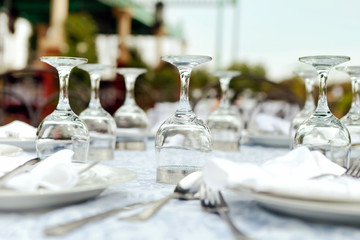 Banquet table