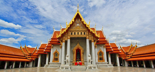 Naklejka premium Wat Benjamaborphit in Bangkok, Thailand