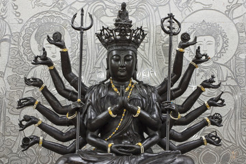 Bronze image of the one thousand hands bodhisatva guanyin