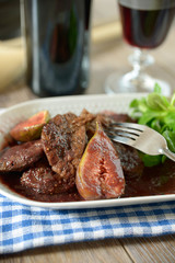 Vegane Steaks mit Feigen in Portweinsoße