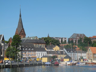Obraz premium Hafen und Marienkirche in Flensburg