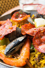 traditionnal spanish food paella