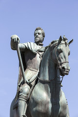 Fototapeta premium Ferdinando I de' Medici Bronze Statue in Firenze, Italy