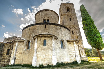 Fototapeta na wymiar Sant'Antimo (Toskania)