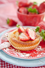 Cheesecake with fresh strawberries