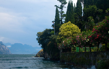 Fototapeta na wymiar Jezioro Garda