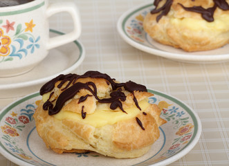 Eclair Treat