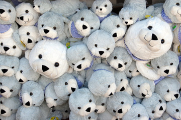 Robben als Stofftiere vor einem Gesch&auml;ft auf Sylt