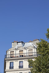 Fototapeta na wymiar Traditionelles Wohngebäude in Paris, Frankreich