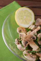 funghi champignon crudi conditi