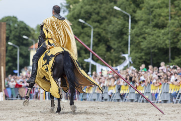 knights jousting