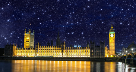 Fototapeta na wymiar Gwiazdy nad Big Ben i Izby Parlamentu - Gwia¼dzista noc w Lon