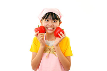 料理を楽しむ女の子