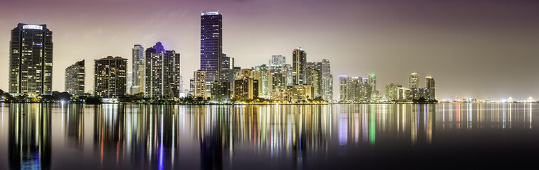 Fototapeta na wymiar Miami Downtown panorama w nocy