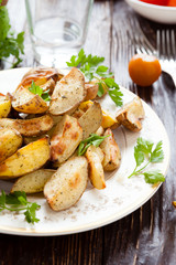 crispy baked potato wedges with skin