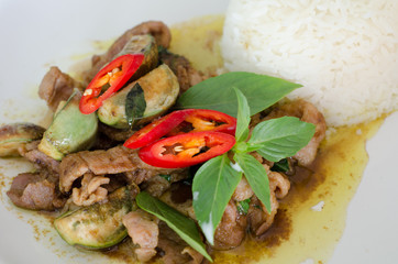 Stir-fried  green curry with pork
