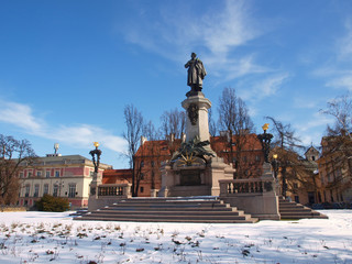 Fototapeta na wymiar Mickiewicz monument from Warsaw