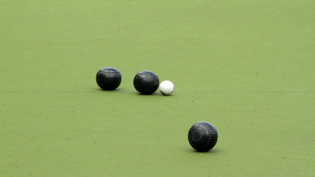 Lawn bowls