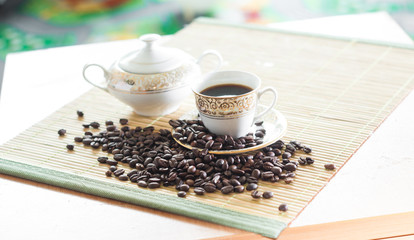 Filiżanka kawy i cukiernica