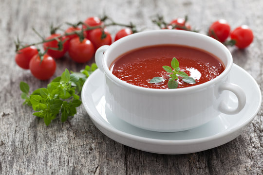 frische Tomatensuppe