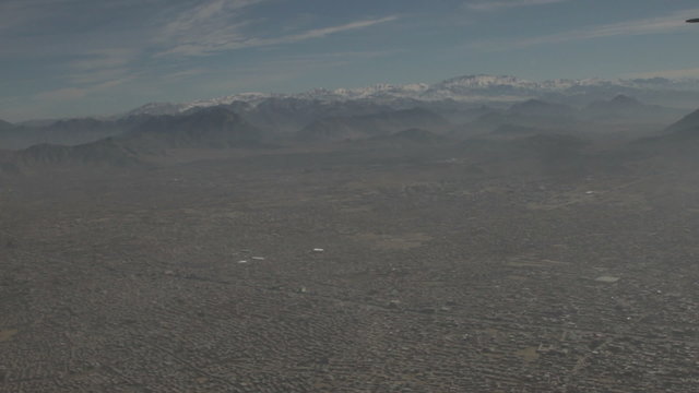 Kaboul vue d'avion 01, pollution, Afghanistan