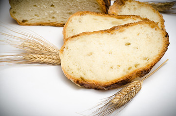 Fette di pane fresco