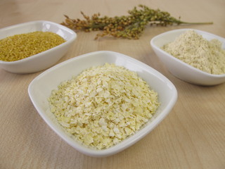 Hirsekörner, Hirseflocken und Hirsemehl