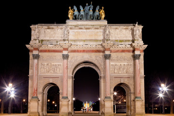 Fototapeta na wymiar The Arc de Triomphe du Carrousel in Paris