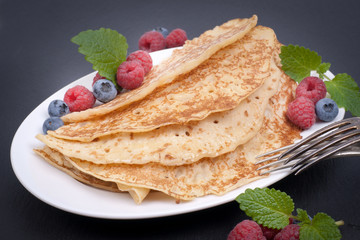 Pacankes with berries