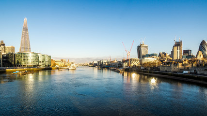 Fototapeta na wymiar Thames Panorama at sunrise
