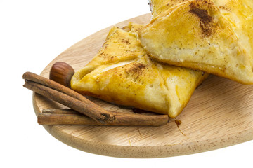 Patty with apple and cinnamon