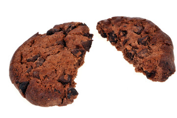 Cookie au chocolat coupé en deux