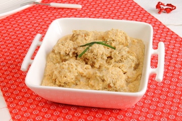 Albóndigas con salsa de almendras